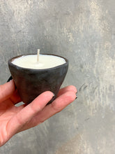 Įkelti vaizdą į galerijos peržiūros priemonę, Kvapnioji sojų vaško žvakė Nr.2 THE MOON