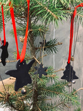 Įkelti vaizdą į galerijos peržiūros priemonę, Black porcelain Christmas tree decorations