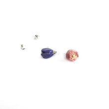 Įkelti vaizdą į galerijos peržiūros priemonę, Ceramic FLORA earrings (daisy and rose)