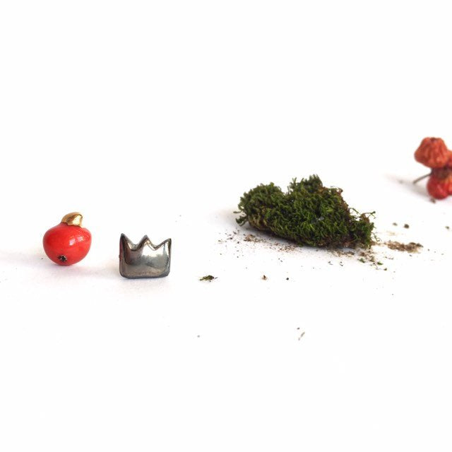 Red apple and silver crown ceramic miss match earrings