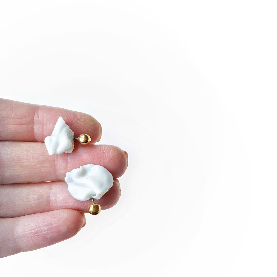 White porcelain earrings OSTREA EDULIS AND ITS GOLDEN PEARL