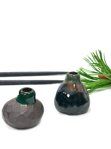 Dark ceramic candle holder FACETED FIG malachit