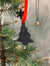 Įkelti vaizdą į galerijos peržiūros priemonę, Black porcelain Christmas tree decorations