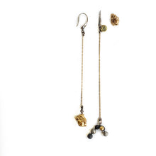 Įkelti vaizdą į galerijos peržiūros priemonę, Black porcelain earrings GOLDEN VIRUS