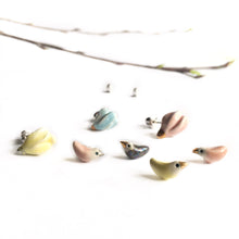 Įkelti vaizdą į galerijos peržiūros priemonę, Ceramic mismatched earrings “Spring birds”