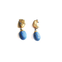 Įkelti vaizdą į galerijos peržiūros priemonę, Blue porcelain symetric “COCOON” earrings