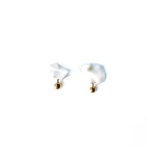 White porcelain earrings OSTREA EDULIS AND ITS GOLDEN PEARL