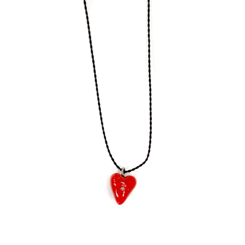 Raudona mini širdelė, keramikos pakabukas TRUE LOVE