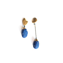 Įkelti vaizdą į galerijos peržiūros priemonę, blue porcelain earrings