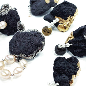 Black porcelain earrings MOUNTAINS & PEARLS 3