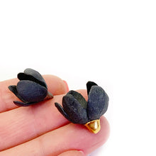 Įkelti vaizdą į galerijos peržiūros priemonę, Black porcelain flower earrings APPLE BLOSSOMS