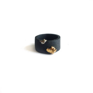 Black porcelain ring “ISLANDS”