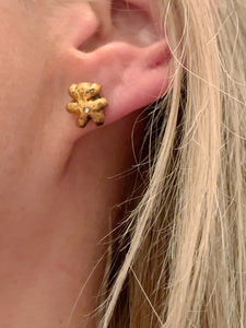 Black porcelain stud earrings GOLDEN HUGS