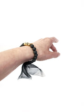 Įkelti vaizdą į galerijos peržiūros priemonę, Black porcelain hand made beaded bracelet AURUM3