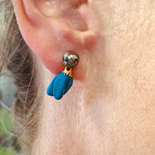 Įkelti vaizdą į galerijos peržiūros priemonę, Blue porcelain earrings LOBELIA