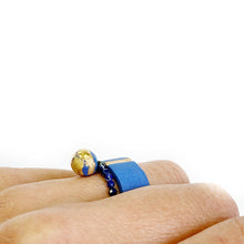 Įkelti vaizdą į galerijos peržiūros priemonę, Blue lazurit beaded ring with a blue porcelain bubble VINCENT