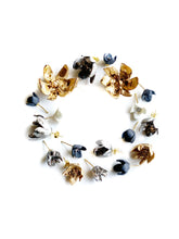 Įkelti vaizdą į galerijos peržiūros priemonę, Black porcelain flower earrings HYACINTH