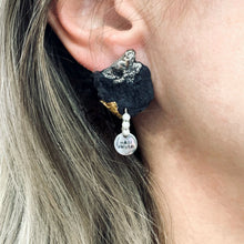 Įkelti vaizdą į galerijos peržiūros priemonę, Black porcelain earrings MOUNTAINS &amp; PEARLS 3