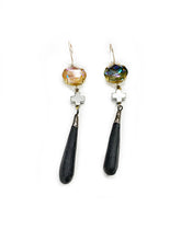 Įkelti vaizdą į galerijos peržiūros priemonę, Precious black porcelain earrings for your festive look