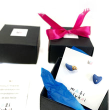 Įkelti vaizdą į galerijos peržiūros priemonę, Blue porcelain mismatched earrings &quot;Blue bird and its crown&quot;