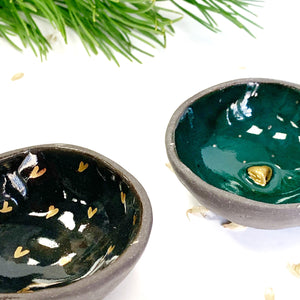 Dark ceramic midi bowl with a golden heart