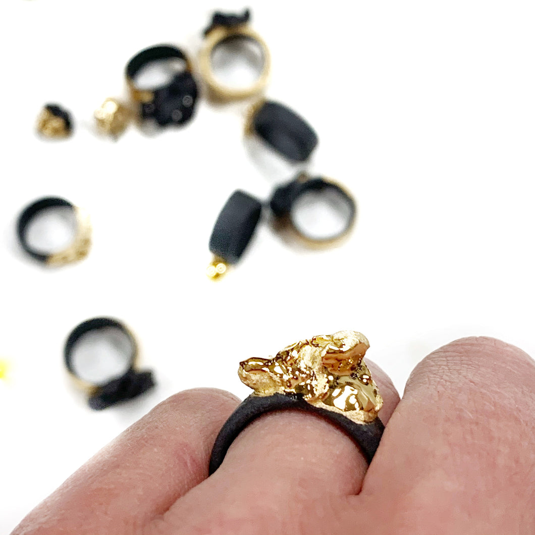Black porcelain ring, gold plated GOLDEN ROCKS