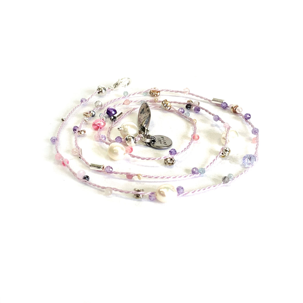 Light and minimalistic necklace-bracelet 