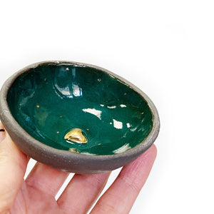 Dark ceramic midi bowl with a golden heart